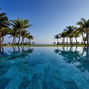 wyndham-hoi-an-royal-beachfront-resort.hotelsofhoian.com/